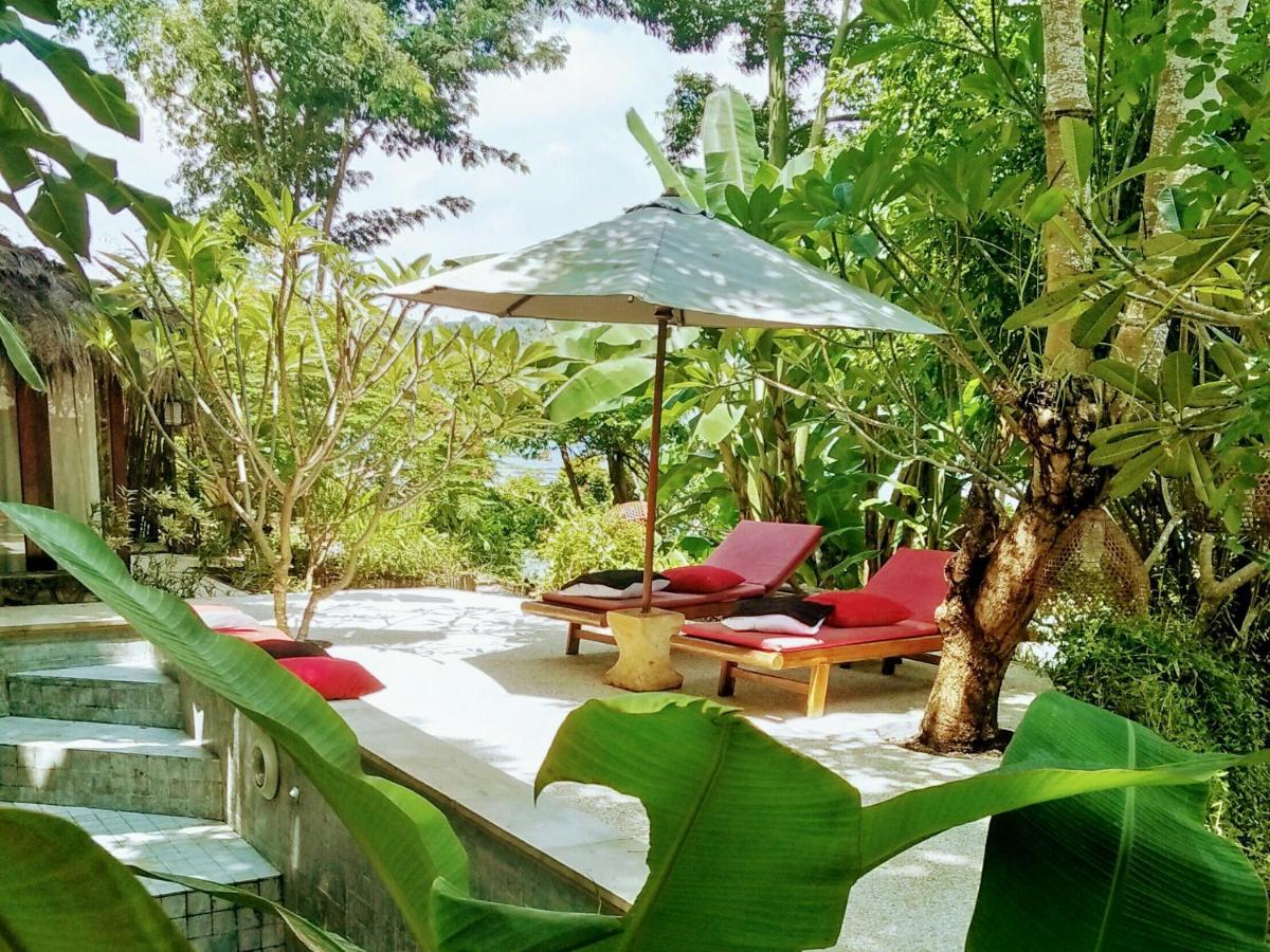 Hotel Tanjungan à Gili Gede Extérieur photo