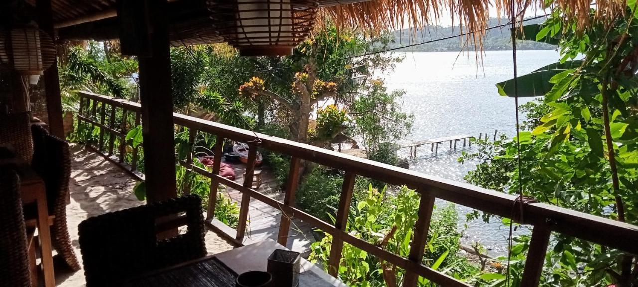Hotel Tanjungan à Gili Gede Extérieur photo
