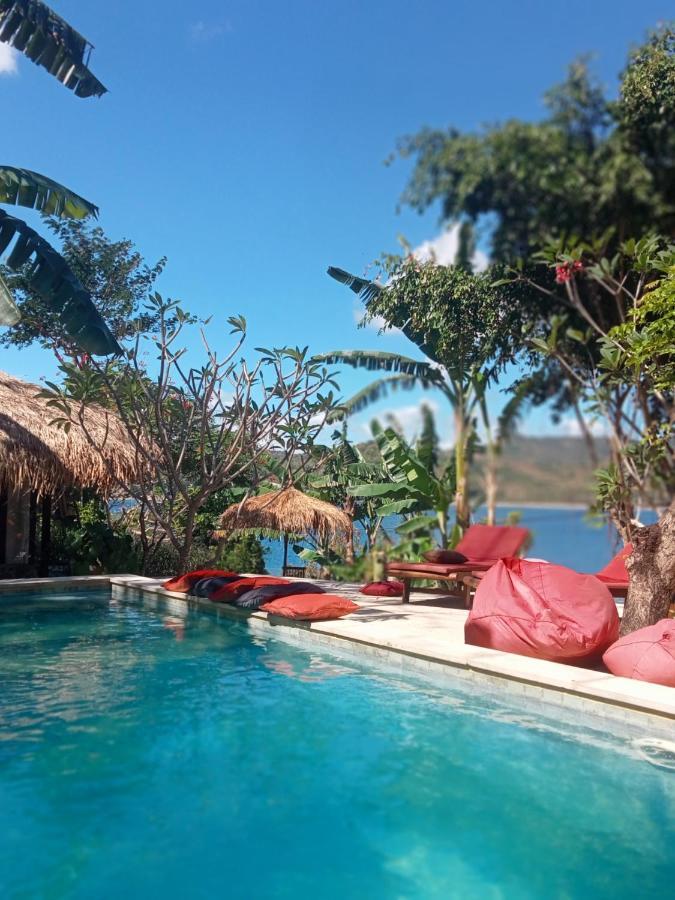 Hotel Tanjungan à Gili Gede Extérieur photo