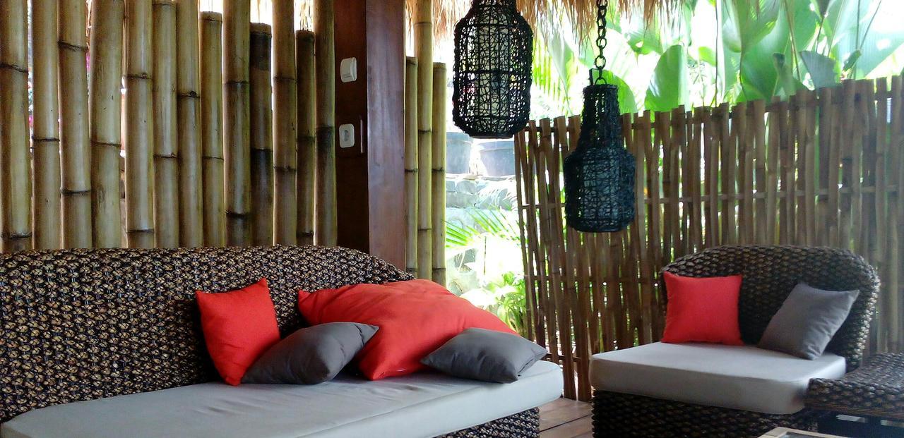 Hotel Tanjungan à Gili Gede Extérieur photo