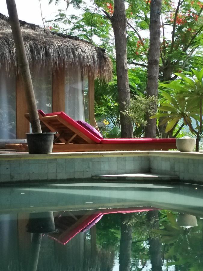 Hotel Tanjungan à Gili Gede Extérieur photo