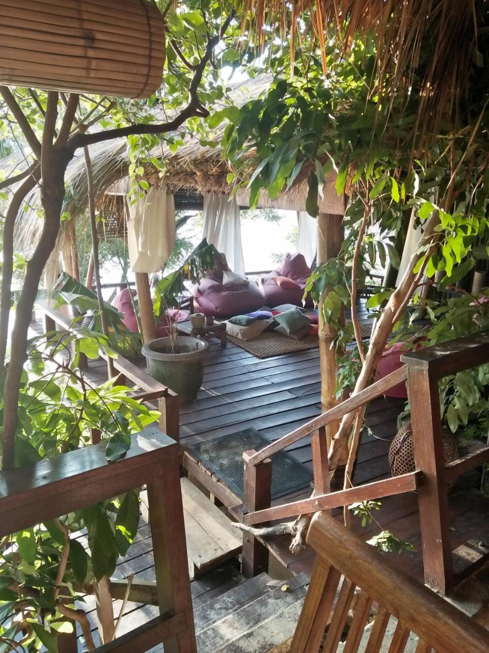 Hotel Tanjungan à Gili Gede Extérieur photo
